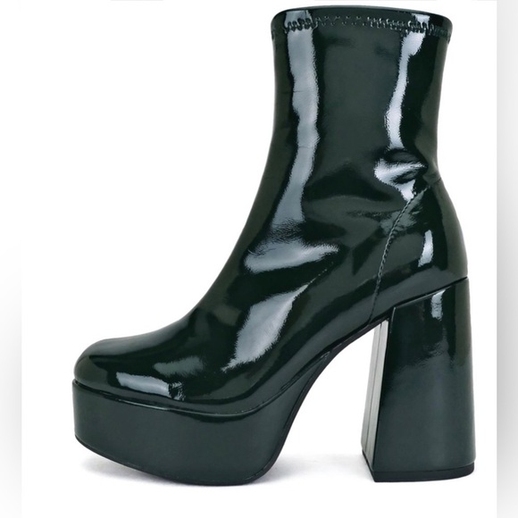 Forest green patent pleather assign platform ankle boots booties size 9.5 new - Picture 1 of 3
